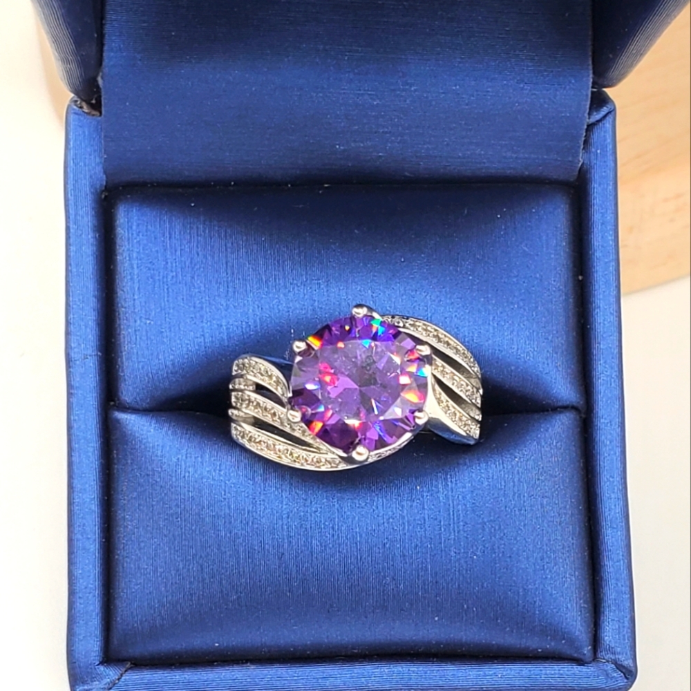4 CTW LAB AMETHYST STONE W/ HIGH QUALITY CZ 925 RING(NEW) Size 7